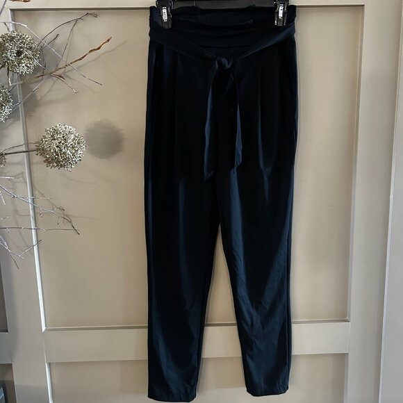 NWOT Bagatelle Tie Front Elastic High Waist Relaxed Fit Black Pants Size XS - Picture 6 of 11